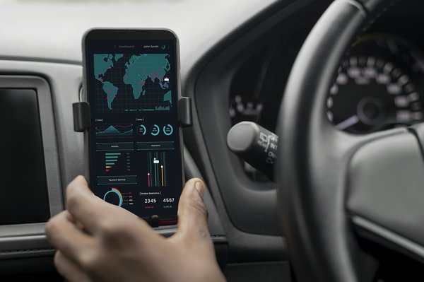 Guide d'achat : le meilleur support téléphone voiture tableau de bord